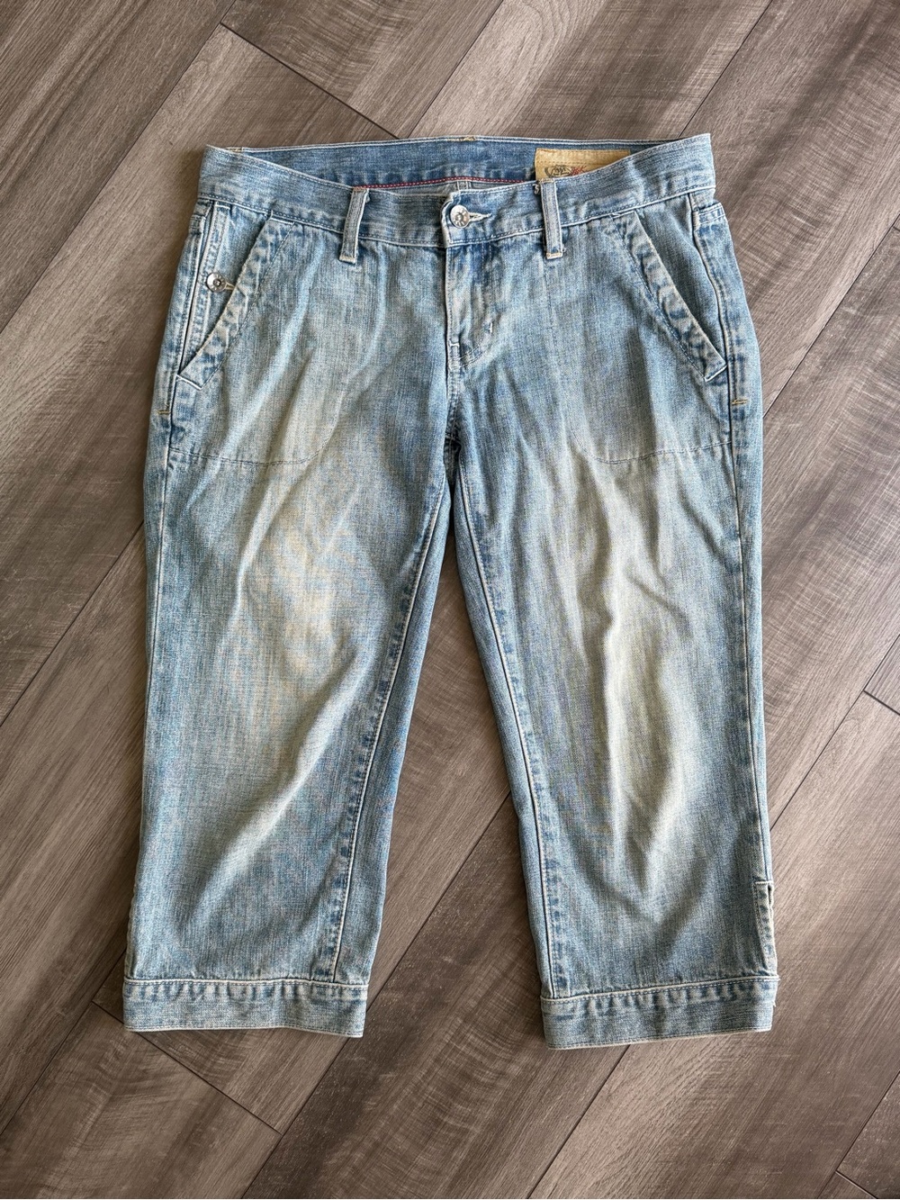 Vintage Y2K Gap Limited Edition Women’s Lightwash Low-Rise Denim Capris Sz 4